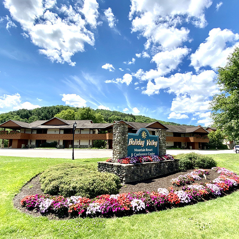 Front view of the Inn at Holiday Valley